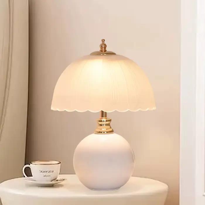 Lampe de bureau moderne en verre et céramique