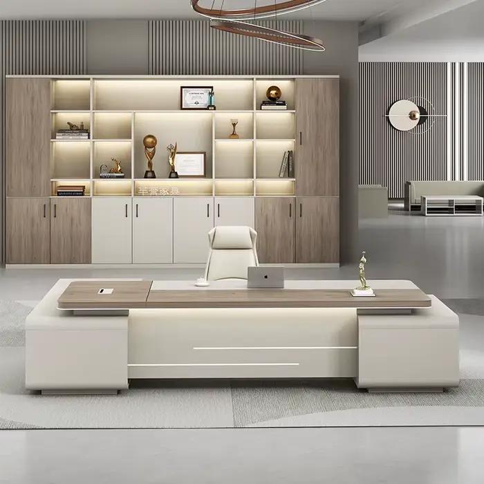 Bureau de patron, bureau moderne simple