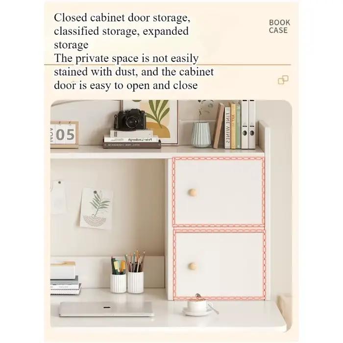 Bureau à domicile avec bibliothèque intégrée