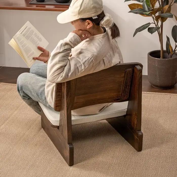 Chaise d'angle en bois massif minimaliste moderne pour salon détente et relaxation occasionnelle chez soi