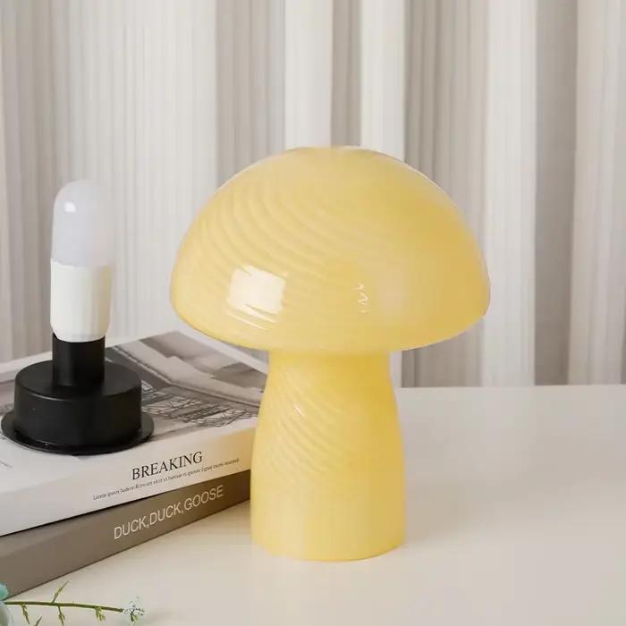 Lampe de table en verre créative