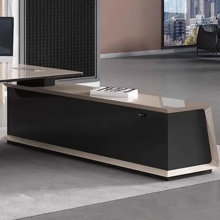 Bureau d'ordinateur moderne