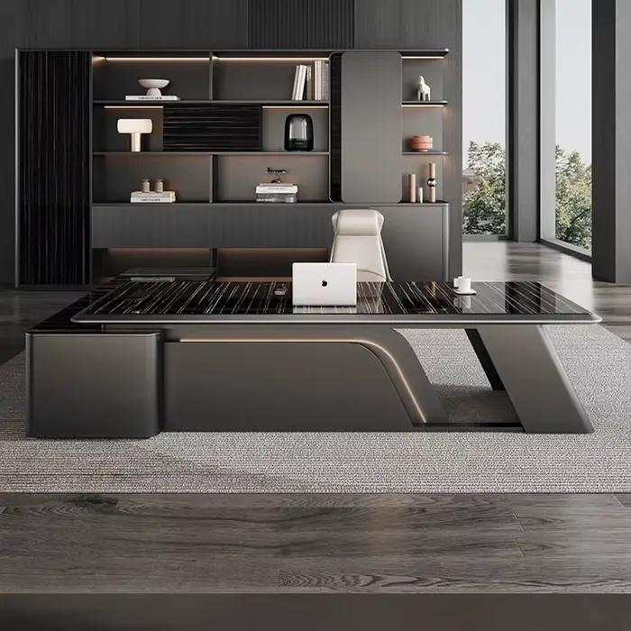 Bureau de bureau moderne peu encombrant