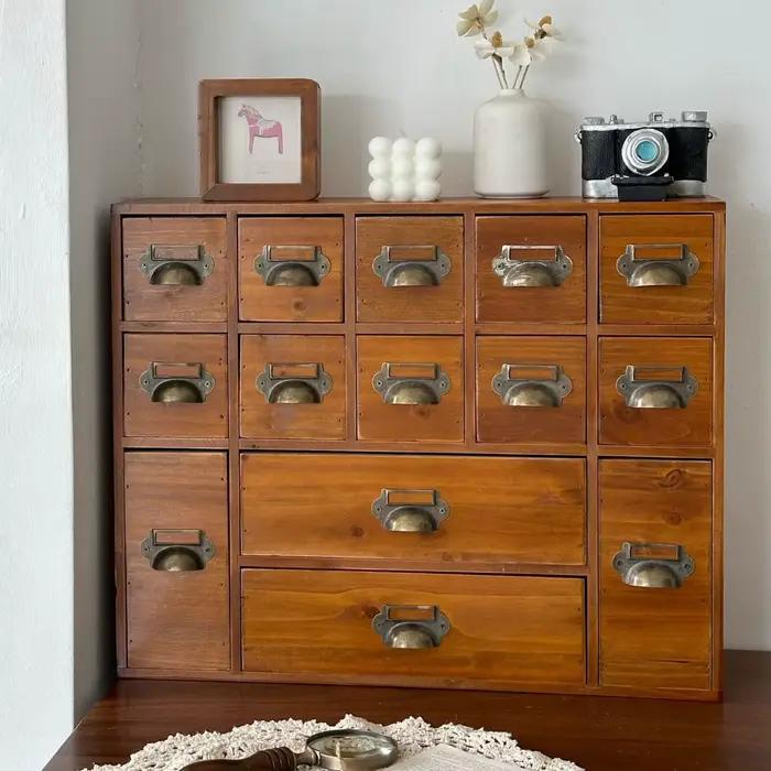 Bureau d'entrée en bois