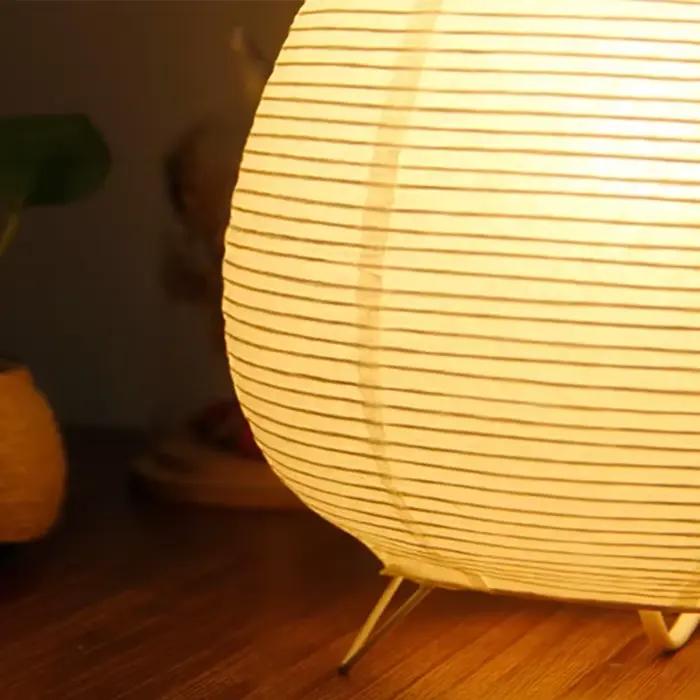 Lampe de table LED moderne en papier pour chambre salon bureau élégante avec abat-jour blanc ou noir pour décoration intérieure occasions spéciales