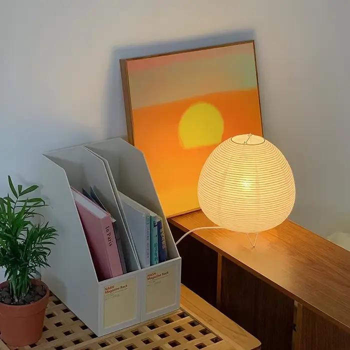 Lampe de table LED moderne en papier pour chambre salon bureau élégante avec abat-jour blanc ou noir pour décoration intérieure occasions spéciales