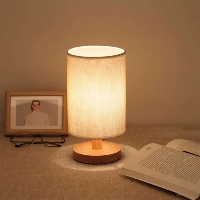 Lampe de chevet USB avec abat-jour en bois et tissu pour chambre à coucher, bureau, salon ou cadeau d'occasion spéciale élégante et sophistiquée