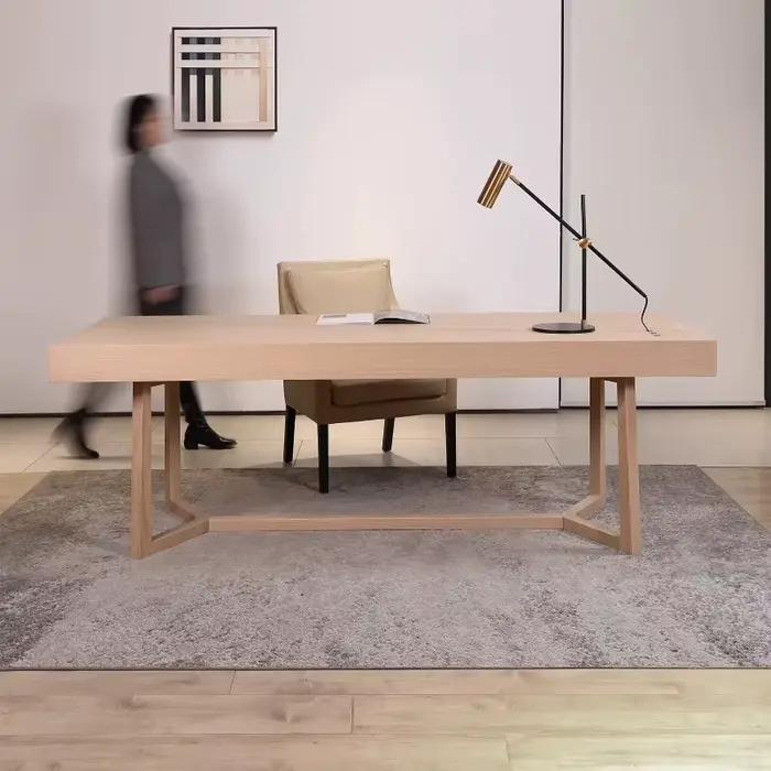 Table de bureau moderne en bois