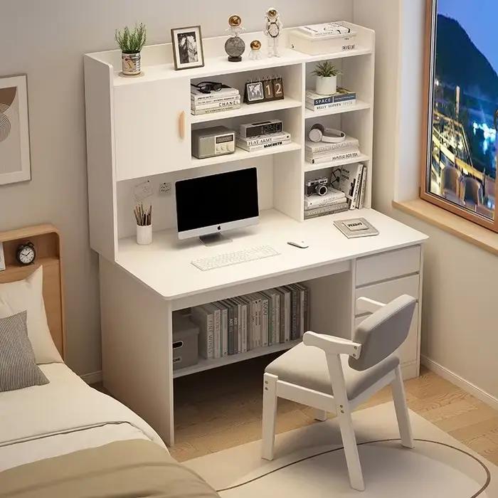 Bureau esthétique moderne et simple pour la maison
