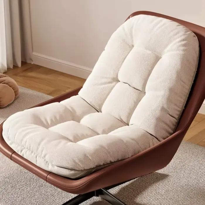 Chaise de salon moderne en fourrure minimaliste pour relaxation et décoration intemporelle occasions spéciales