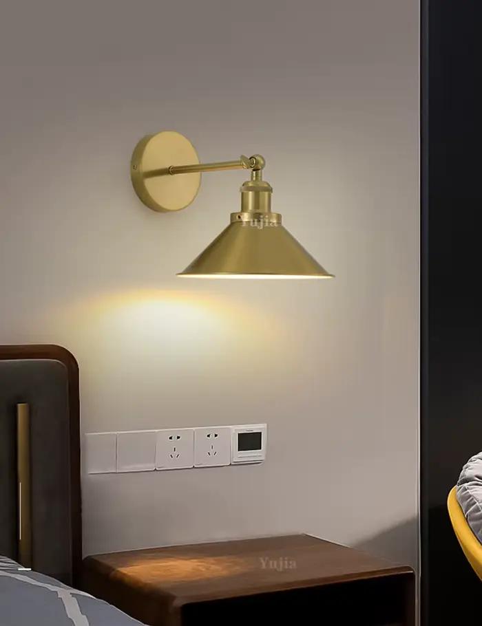 Applique murale LED réglable en laiton noir