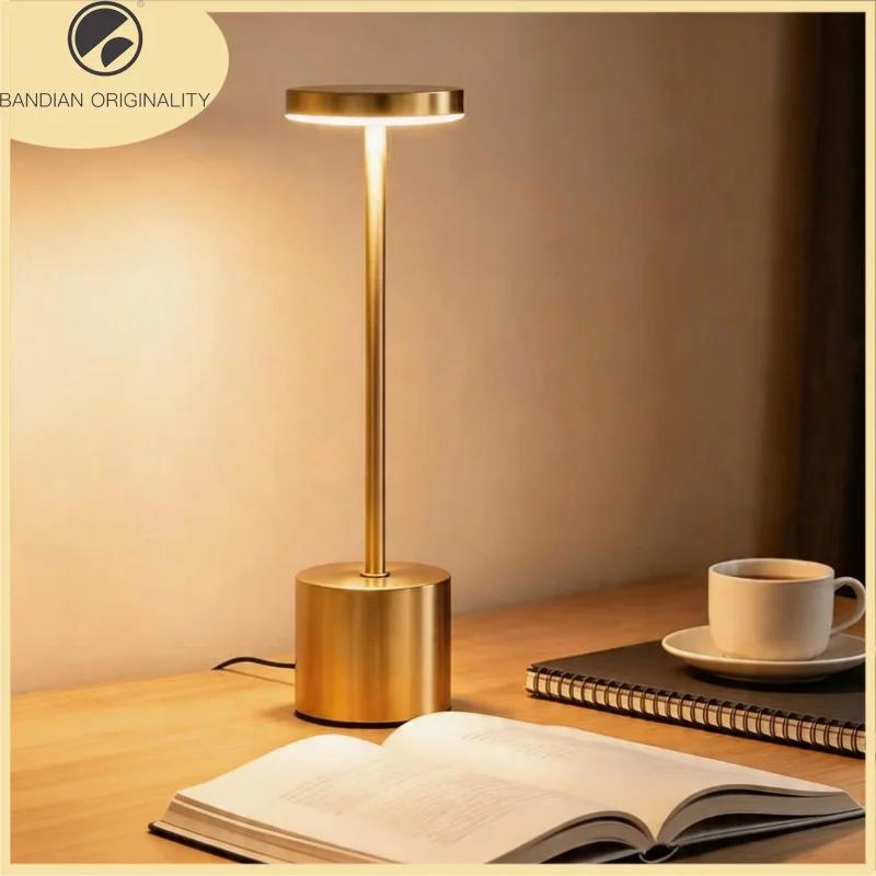 Lampe de table LED avec capteur tactile