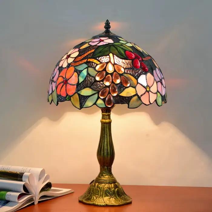 Lampe de table rétro Tiffany de style européen créatif en vitrail