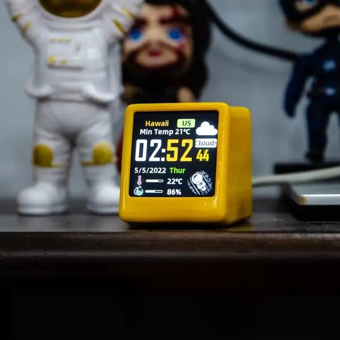 Super Cool Mini Station météo numérique de bureau WiFi avec écran LCD IPS