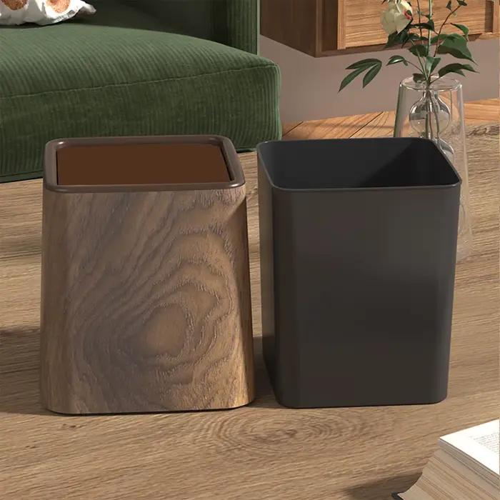 Petite poubelle de bureau