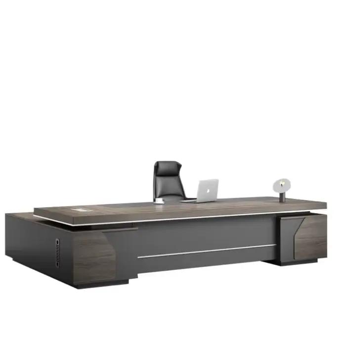 Bureau d'ordinateur moderne et tendance