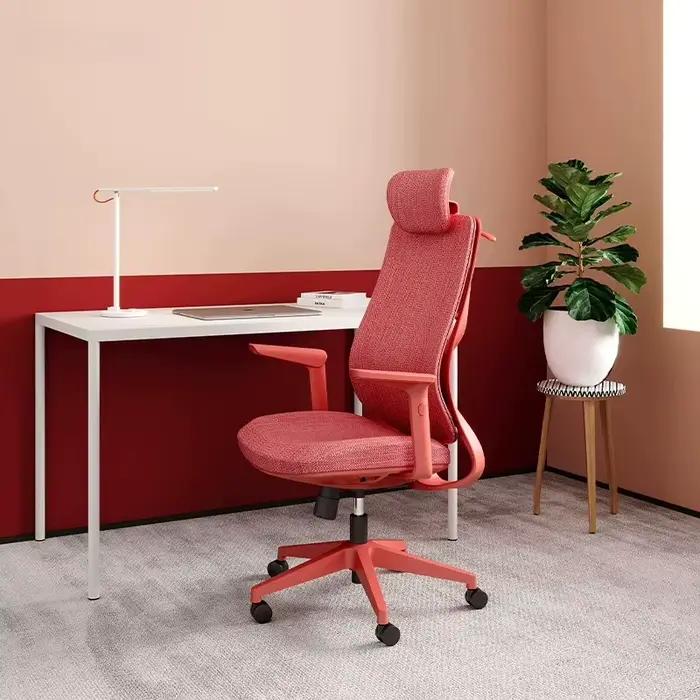 Chaise ergonomique moderne et simple