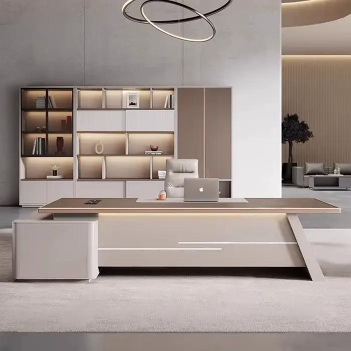 Bureau du patron, leadership moderne et minimaliste