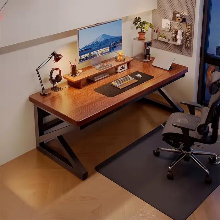 Bureau d'ordinateur en acajou robuste et élégant avec multiprise pour bureau ou maison, occasion spéciale