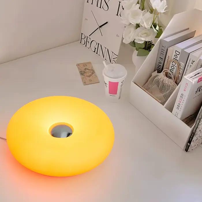 Lampe de Table Beignet Lumière Ambiante Bleu Clair Design Moderne Veilleuse pour Chambre Salon Occasions Spéciales