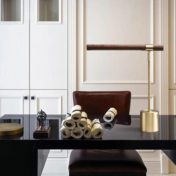 Lampe de table LED design italien moderne pour salon chambre à coucher bureau détude bois élégante à offrir pour femmes occasions spéciales