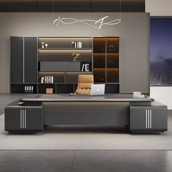 Bureau de direction électrique à double moteur réglable en hauteur pour PDG et managers mobilier de bureau moderne avec armoire intégrée et finitions en bois diverses couleurs