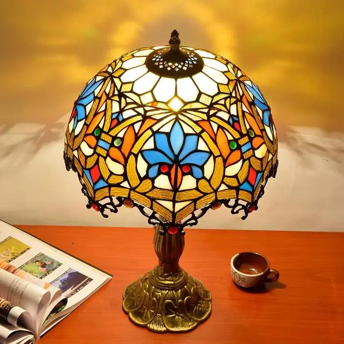 Lampe de table rétro Tiffany de style européen créatif en vitrail