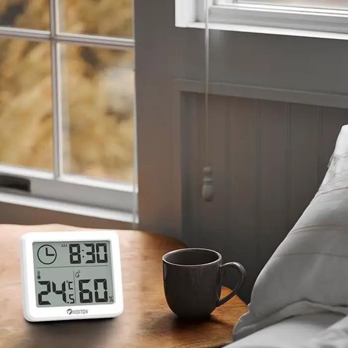 Horloge numérique de bureau avec température et humidité