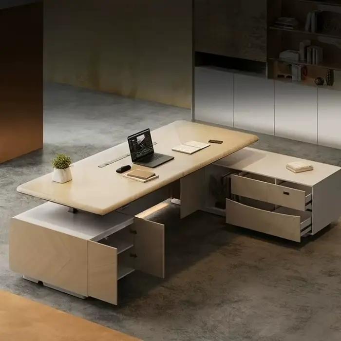 Bureau de direction moderne et élégant avec chaise