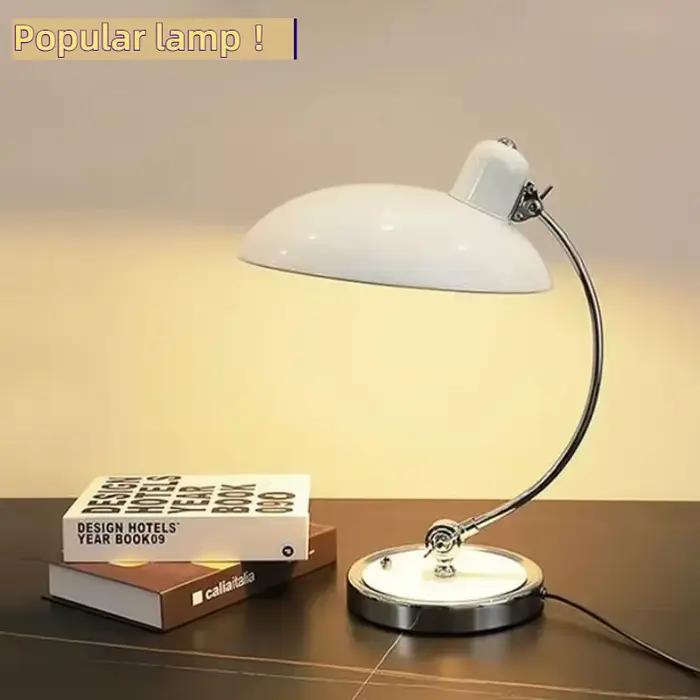 Lampe de table réglable Kevin avec abat-jour moderne pour salon chambre bureau design élégant