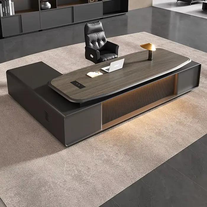 Bureau d'ordinateur de luxe sur pied