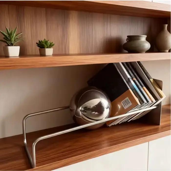 Étagère créative au design audacieux – Support de livres flottant et porte-revues de style Mid-Century Modern
