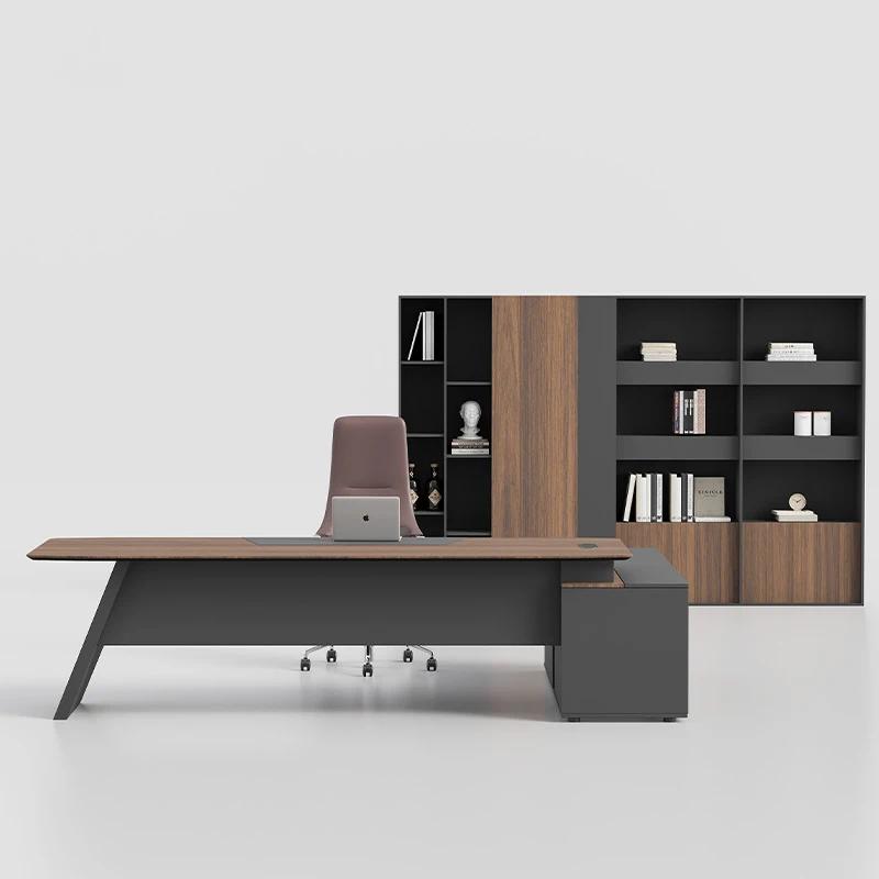 Bureau d'attente en bois en forme de L