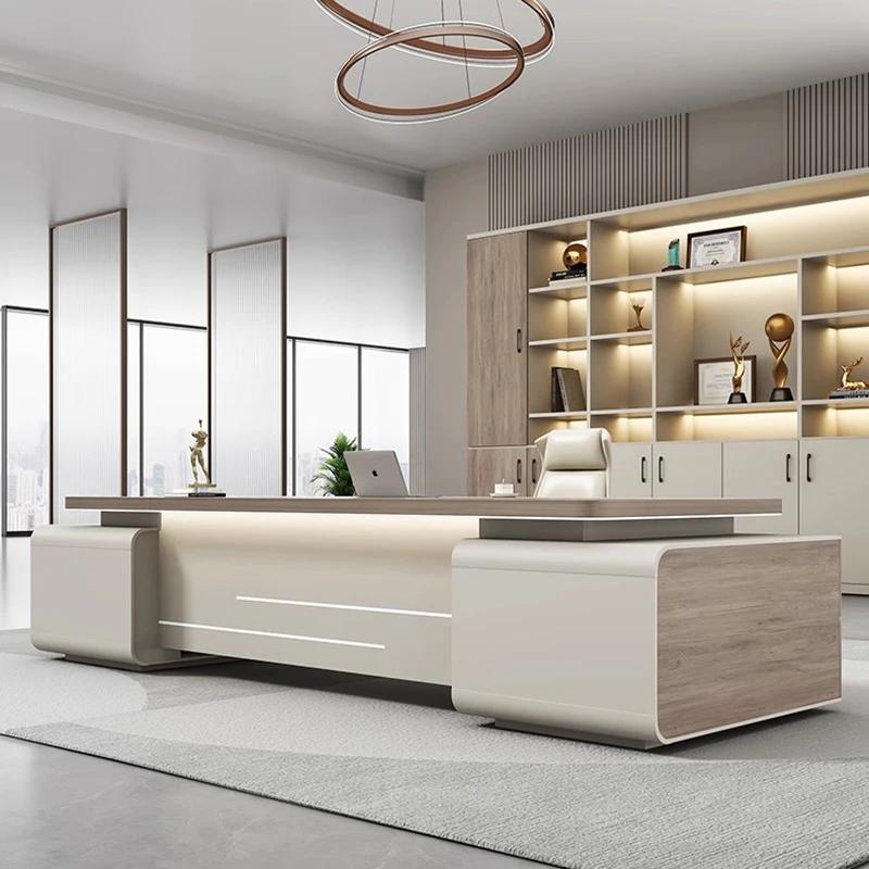 Bureau d'ordinateur de luxe